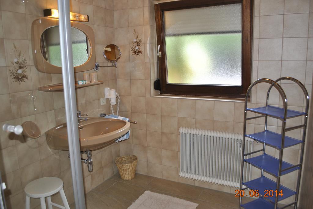 Seecamping & Pension Mentl Landskron Oda fotoğraf
